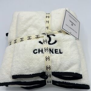 CHANEL White and Black Logo Bath Towel Set